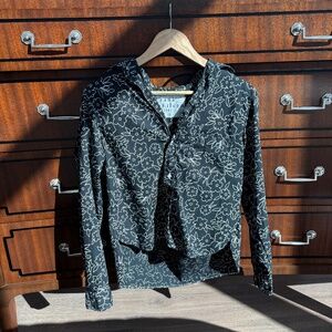 NWOT Frank & Eileen Silvio Crisp Cotton Black White Floral Button-Up Shirt - S